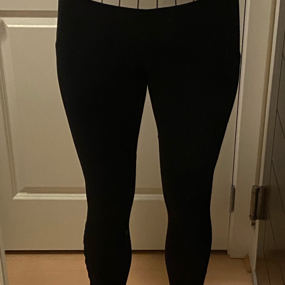 Lululemon Speed up tight size 6